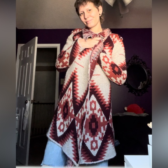 Quinn - Oversized Boho Aztec Patterned Knit Cardigan - Picture 3 of 6